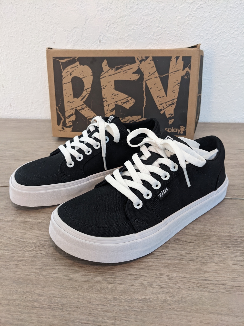 REV LT Canvas Berlin Sneakers Men's 5/Women's 7